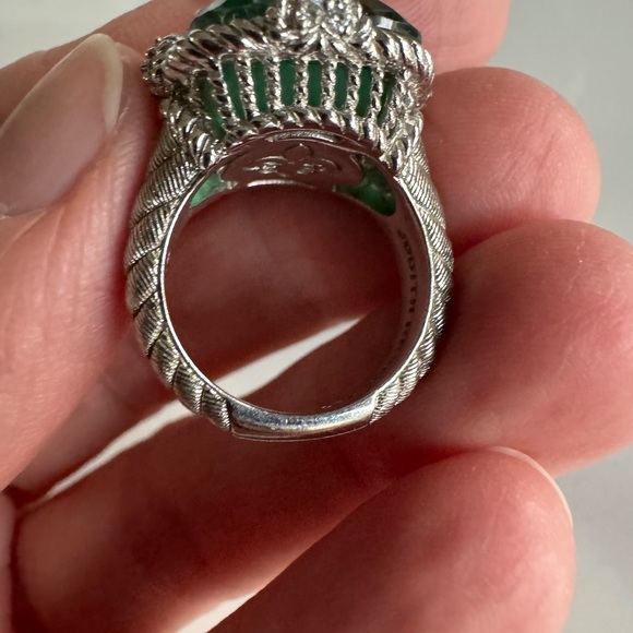 Green  stone Ring with Ornate Silver Setting - Picture 4 of 10